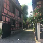 De Caractere Au Calme , Proche Quartier Historique, Au Merlenchanteur ベッド・アンド・ブレックファスト シルティグアイム