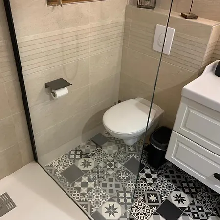 Bed & Breakfast De Caractere Au Calme , Proche Quartier Historique, Au Merlenchanteur 3*