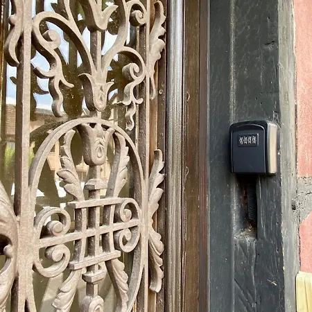 De Caractere Au Calme , Proche Quartier Historique, Au Merlenchanteur Bed & Breakfast Schiltigheim