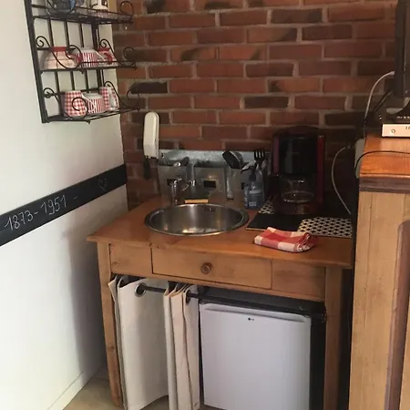 Bed & Breakfast De Caractere Au Calme , Proche Quartier Historique, Au Merlenchanteur