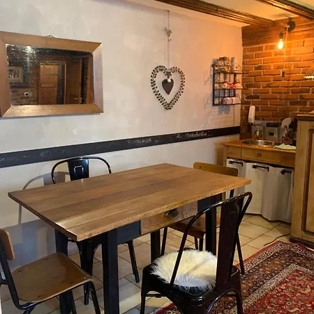 De Caractere Au Calme , Proche Quartier Historique, Au Merlenchanteur Bed & Breakfast