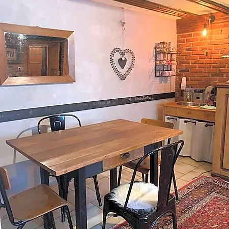 De Caractere Au Calme , Proche Quartier Historique, Au Merlenchanteur B&B