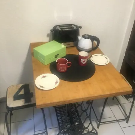 De Caractere Au Calme , Proche Quartier Historique, Au Merlenchanteur Bed & Breakfast